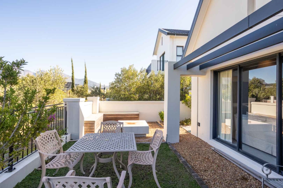 To Let 4 Bedroom Property for Rent in Val De Vie Estate Western Cape